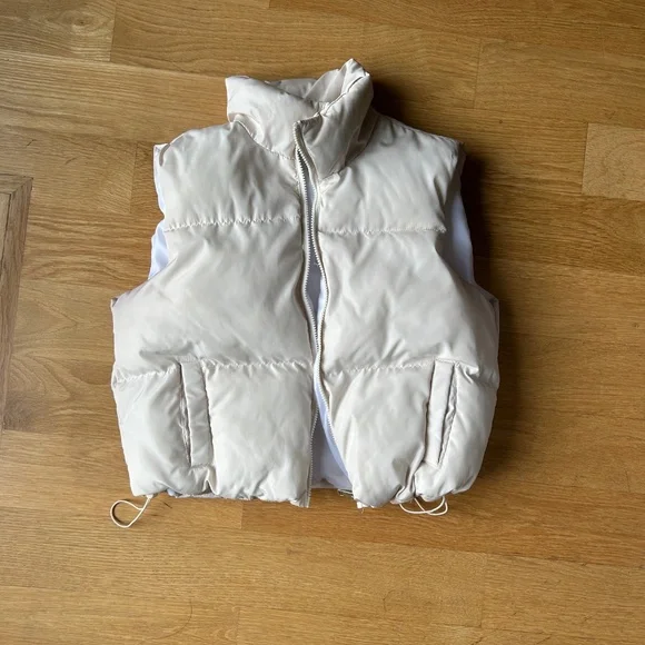 Cream Color Fashion Cropped Short Puffer Vest Gilet Standing Collar Zip Pockets - Picture 3 of 13